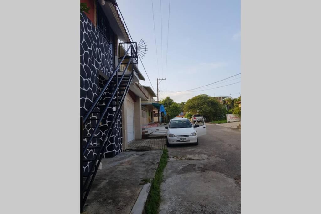 Depto. Maia: A/C, Agua Caliente, Wifi, Tv, Cable. Apartman Palenque Kültér fotó